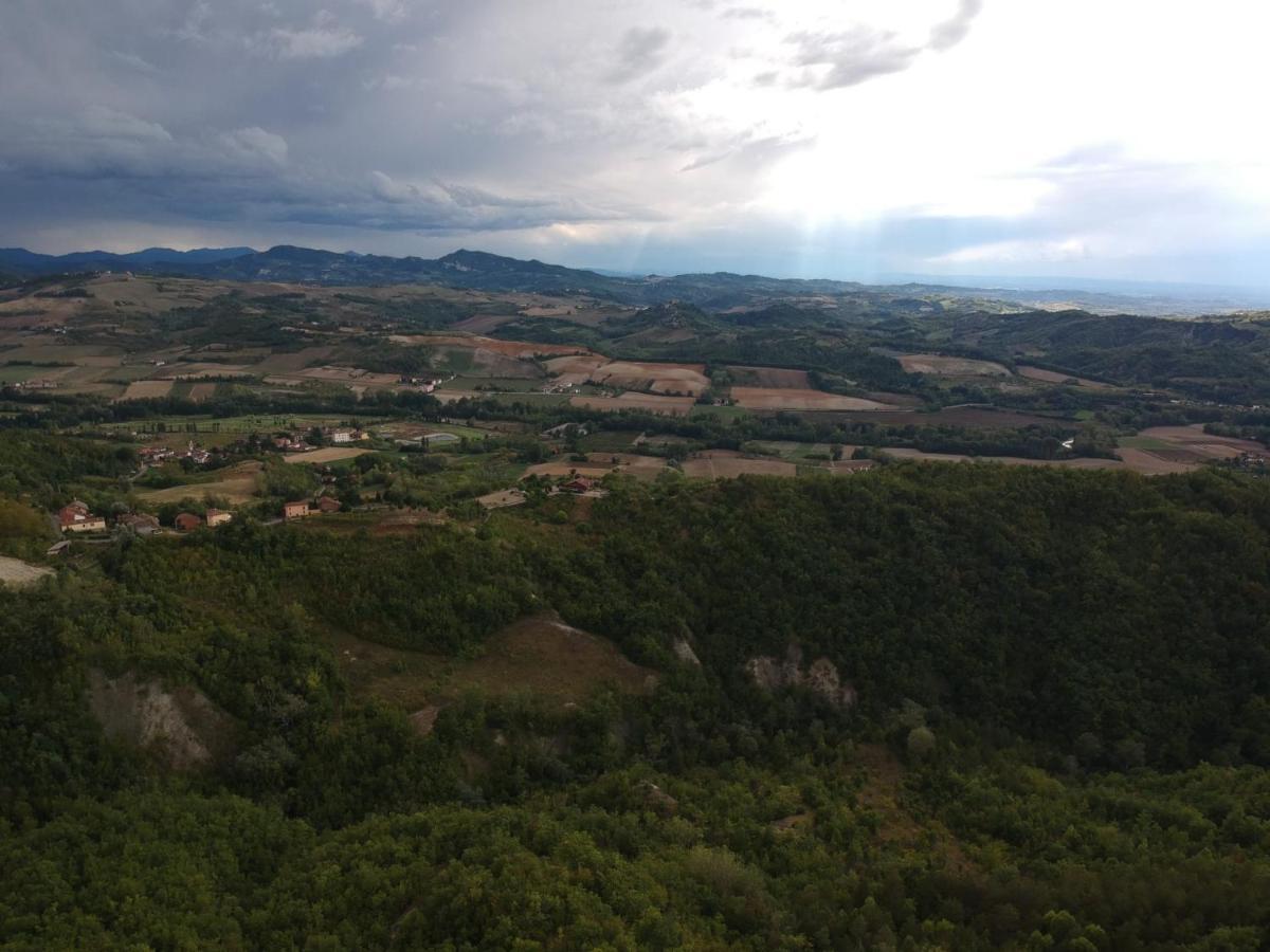 Oasi Di Mastarone - Il Vino E Le Rose Villa Momperone Екстериор снимка