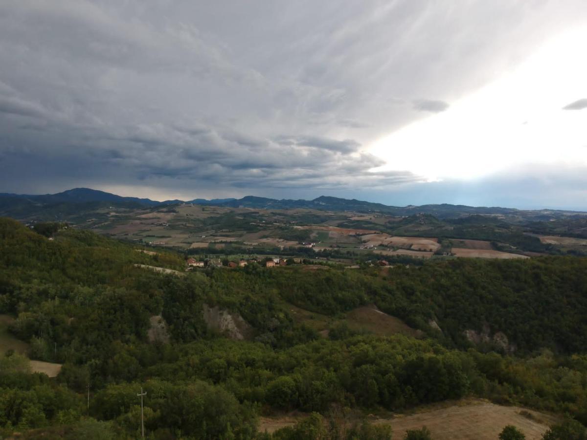 Oasi Di Mastarone - Il Vino E Le Rose Villa Momperone Екстериор снимка